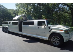 2003 Hummer H2 TRIPLE AXLE - 275inch 24 passengers, 6.0L 364In. V8
