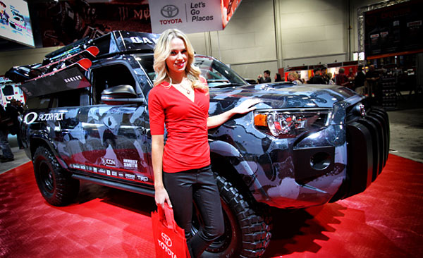 2014-Toyota-4WD-dubbed-Ultimate-Ski-4Runner-built-by-OAKLEY1