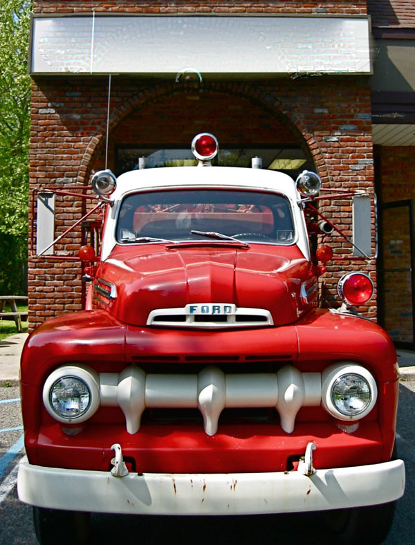1951-Ford-Firetruck