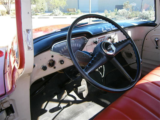 1955-Chevrolet-3200-124545